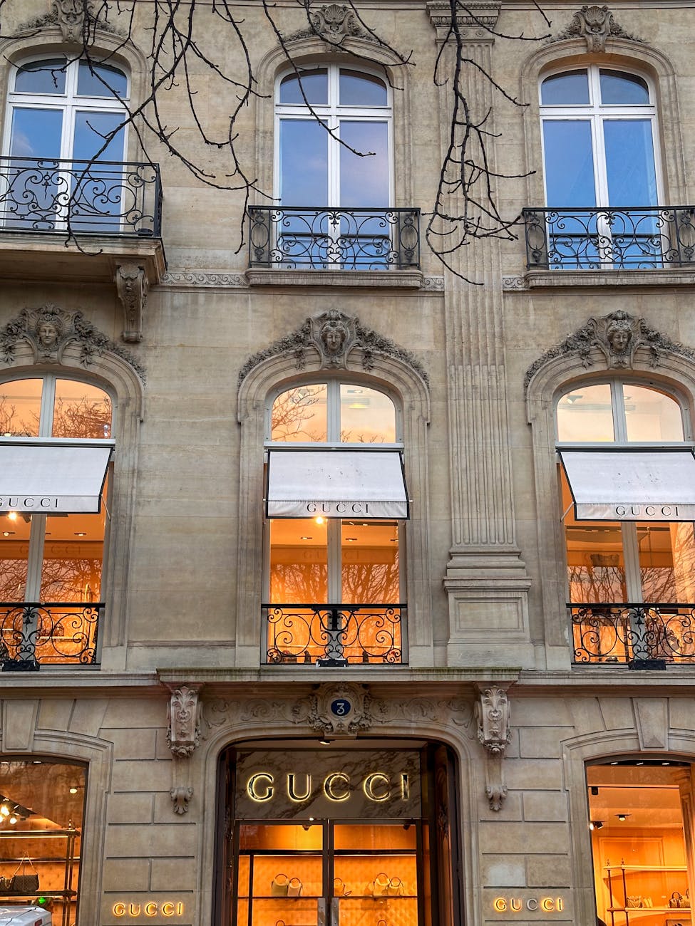 building wall over gucci store